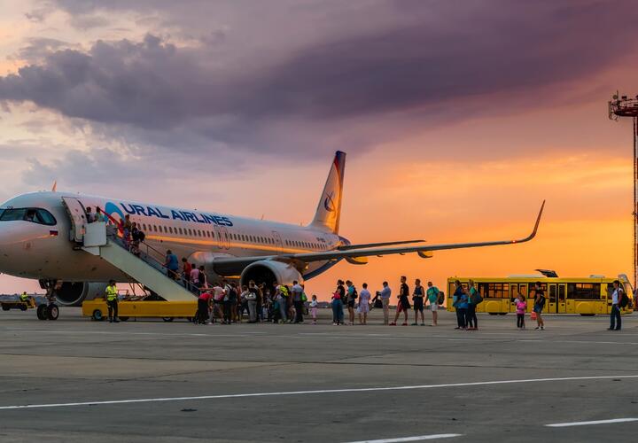Более 1,6 миллиона пассажиров обслужил аэропорт Анапы за 7 месяцев 2021 года