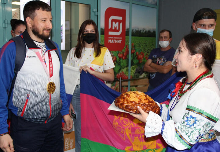 На Кубань вернулся победитель Паралимпийских игр Артур Юсупов