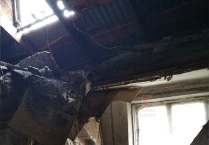Власти Краснодара не спешат помочь жильцам дома после серьезного обрушения потолка