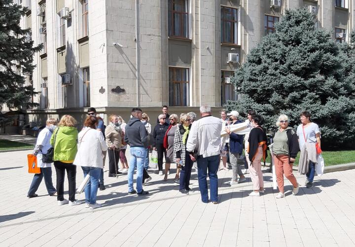 Обманутые дольщики из Геленджика провели акцию в Краснодаре