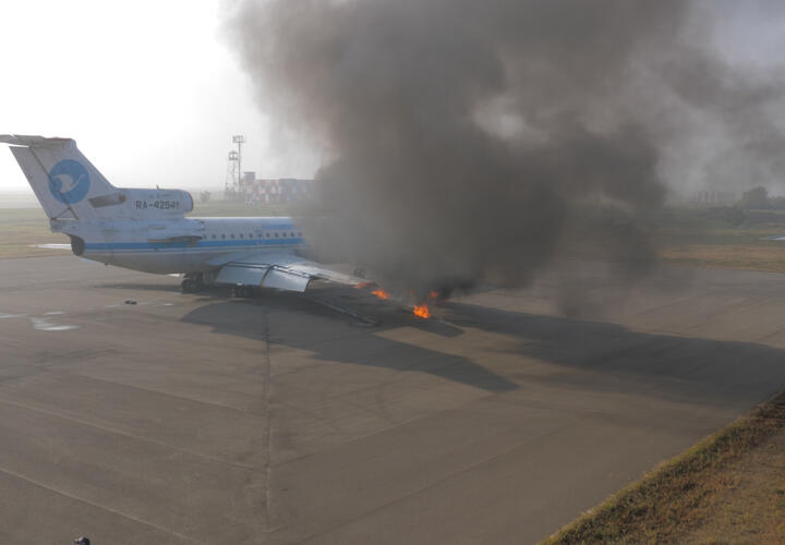 В аэропорту Краснодара спасатели «потушили» пожар и «эвакуировали» пассажиров ВИДЕО