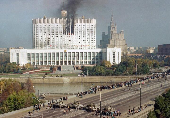 В этот день 28 лет назад Ельцин расстрелял советскую власть