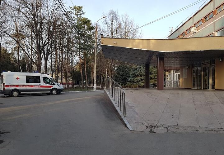 В Краснодаре мошенник заработал почти 40 миллионов рублей на контрактах с больницей