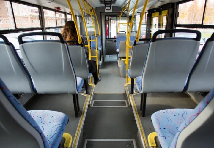 В Адыгее кондуктор троллейбуса высадила сестер из-за неоплаченного проезда