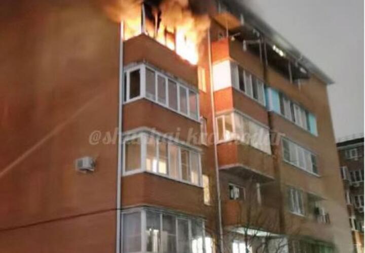 В Музыкальном микрорайоне Краснодара ночью горела квартира
