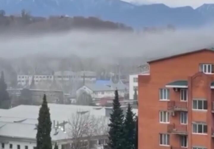 В Сочи облако пыли накрыло часть города