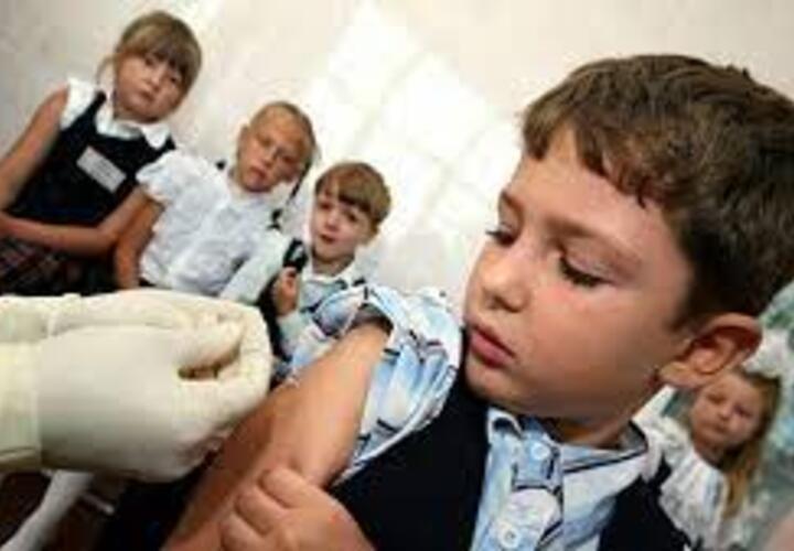 В Краснодарском крае приступили к вакцинации школьников от коронавируса
