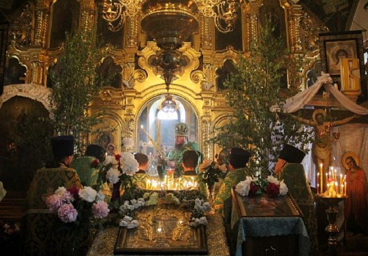 Сегодня православные отмечают День Святого Духа