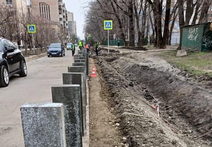 В Краснодаре ограничили движение транспорта по улице имени Героя Яцкова