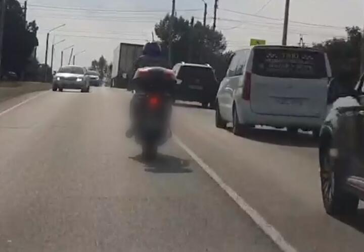 На Кубани гаишники гнались за мотоциклистом 27 километров ВИДЕО