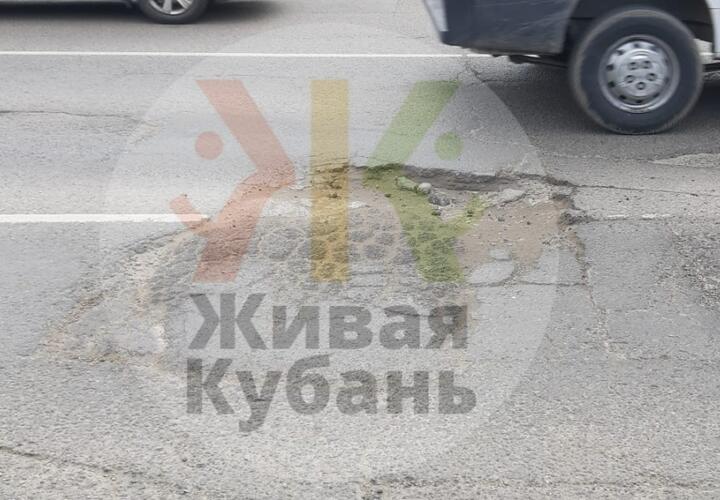 Отремонтированная по поручению Путина дорога в Краснодаре хиреет ВИДЕО