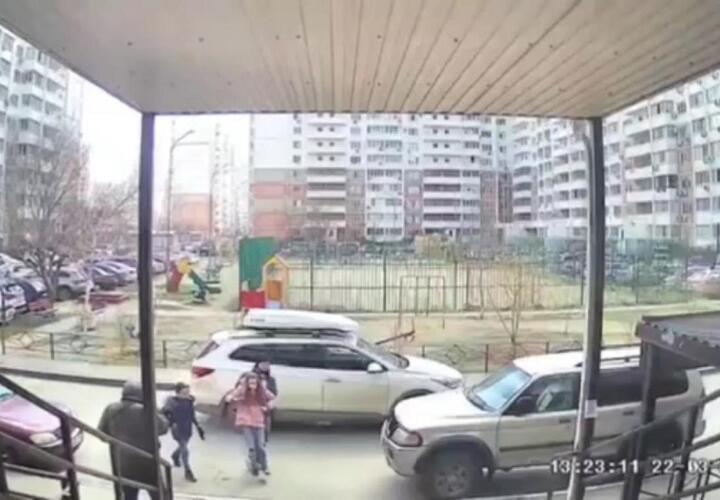 Полиция Краснодара выясняет детали ДТП, в которое попала школьница
