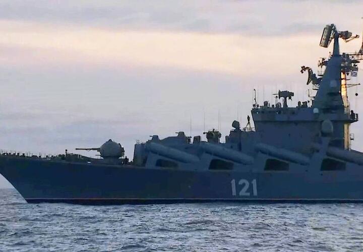 Горевший в Черном море крейсер «Москва» затонул при буксировке