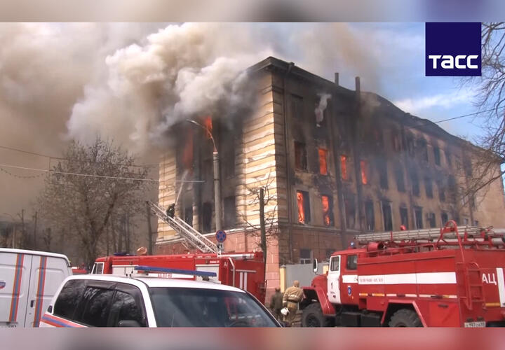 При пожаре в здании Минобороны погибли семь человек ВИДЕО
