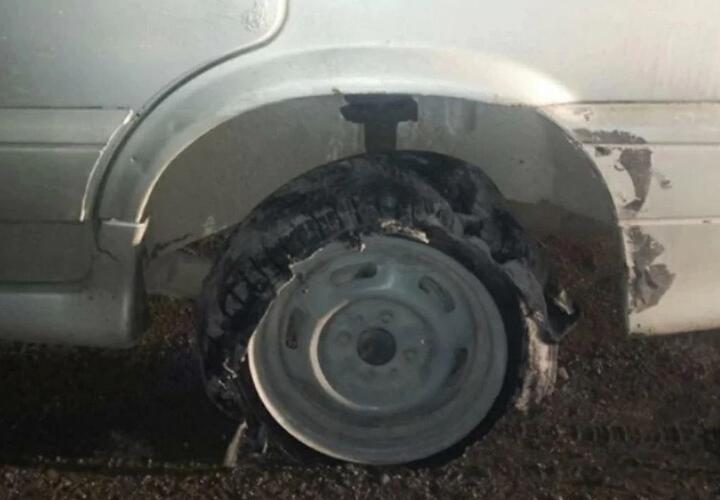 В Адыгее ночью полицейские стреляли в автомобиль с подростками
