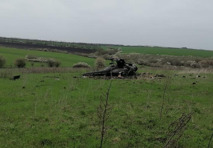 В Мостовском районе Кубани потерпел крушение вертолет Ми-2
