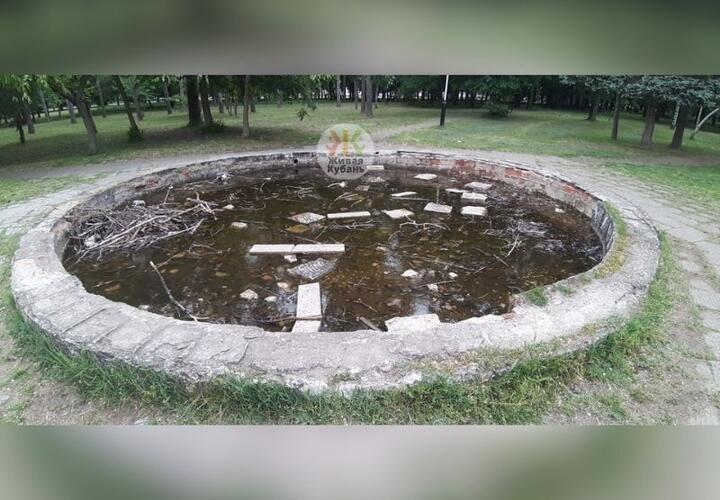 Такая память: территории мемориалов в Краснодаре потрясают разрухой ВИДЕО