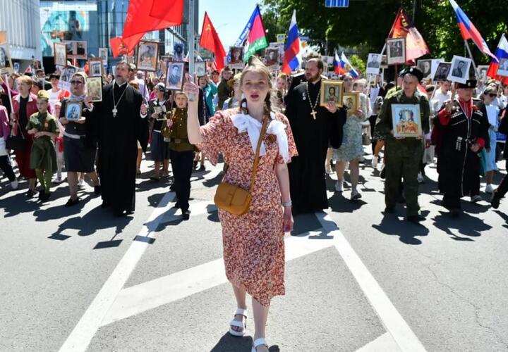 В Краснодаре почти 115 тысяч человек посетили акцию Бессмертный полк