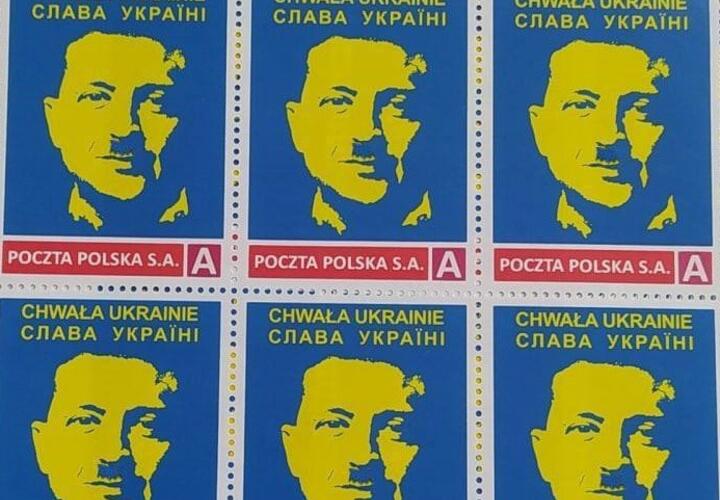 В Польше выпустили почтовую марку с Зеленским в образе Гитлера