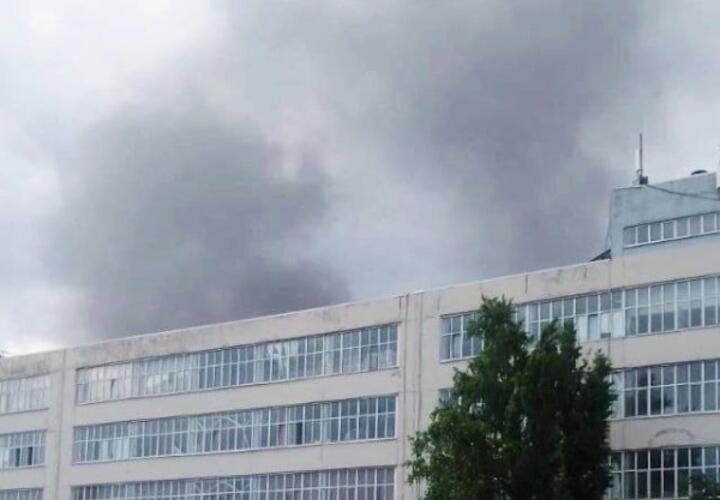 В Ростовской области произошёл пожар на фабрике «Глория Джинс»