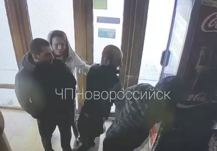 Житель Новороссийска избил сотрудника отеля за замечание ВИДЕО
