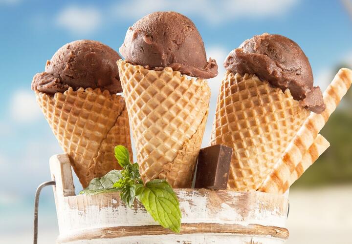 Диетологи рассказали, как выбрать полезное мороженое
