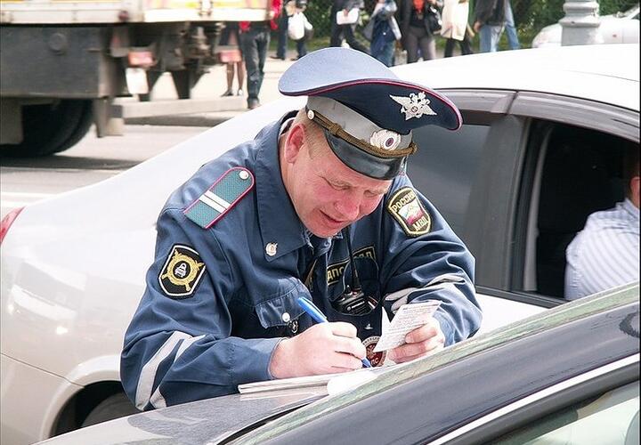На Кубани инспектор ДПС оформлял на водителей липовые протоколы