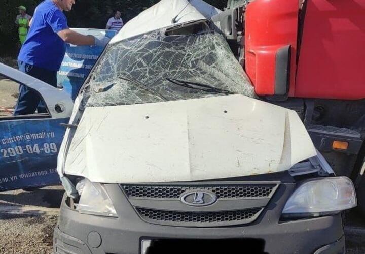 В Динском районе Кубани водитель иномарки устроил смертельную аварию