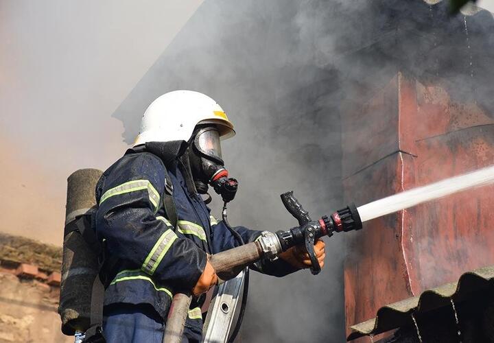 В Новороссийске из горящего дома эвакуировали 40 человек