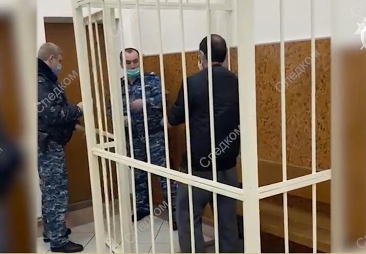 В Новороссийске мужчина убил собутыльников прутом и ножом ВИДЕО