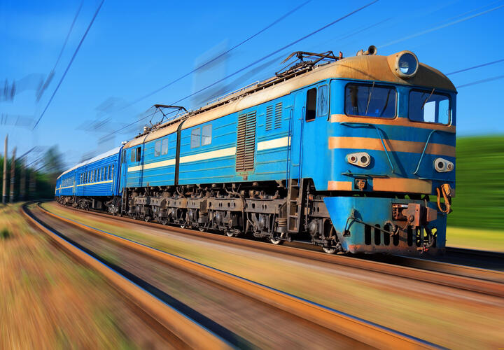 17 школьников, ехавших в поезде на Кубань, попали в больницу с кишечной инфекцией