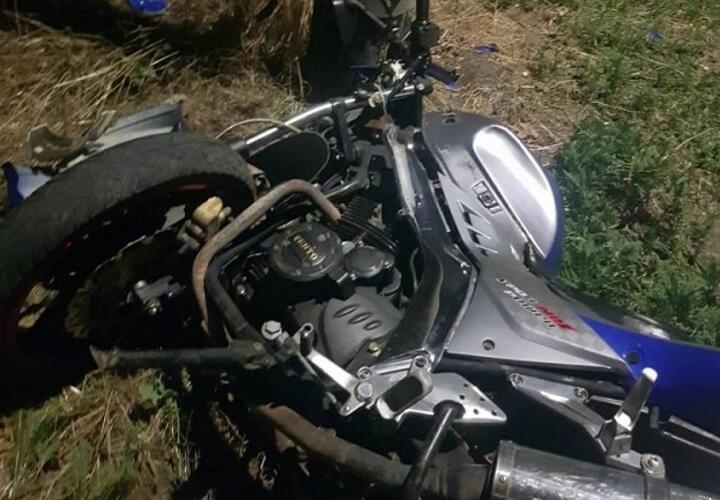 На Кубани 14-летний подросток на мотоцикле врезался в столб и погиб