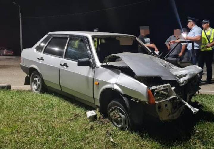 В Адыгее водитель без прав погиб после аварии с фурой