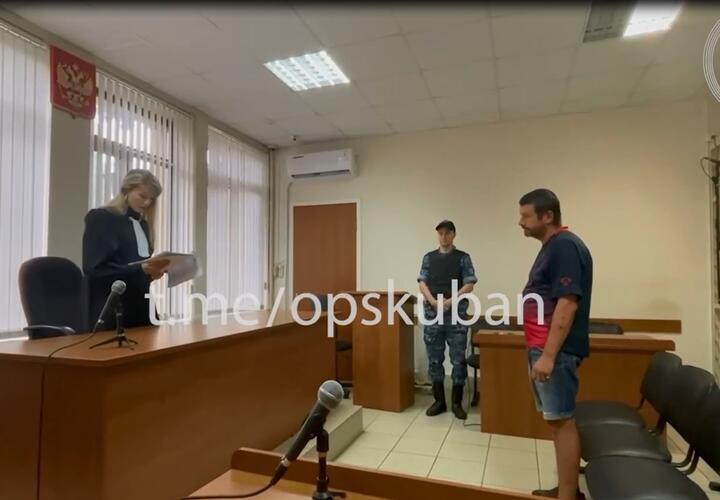 В Сочи арестовали 40-летнего мужчину за секс у библиотеки ВИДЕО