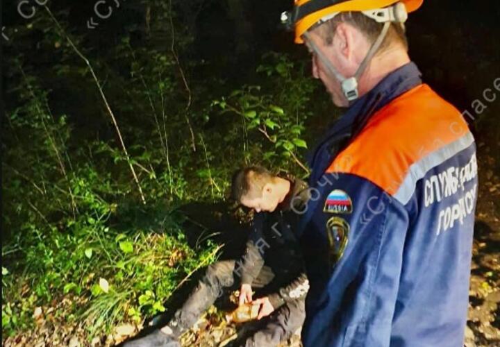 В Сочи больше двух дней искали 30-летнего туриста, он заблудился в лесу