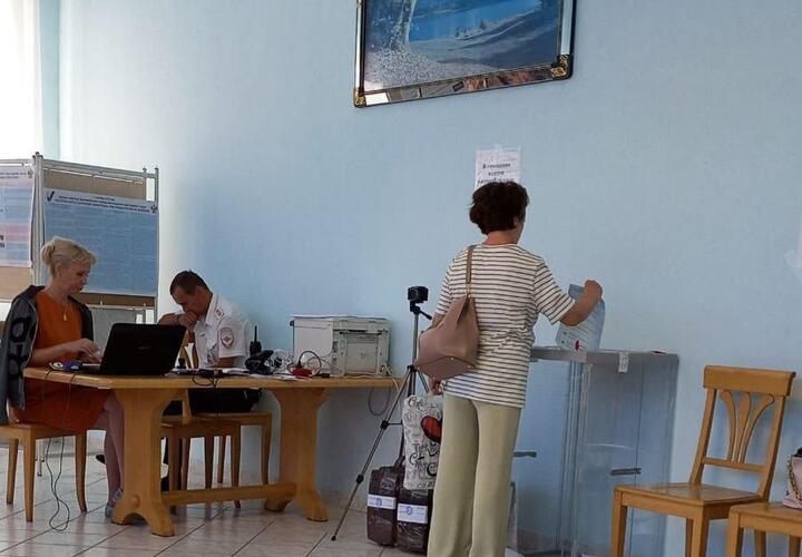 На выборах в Геленджике обнаружены нарушения, члена избиркома отстранили