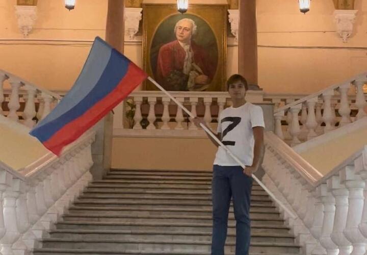 Студента журфака МГУ затравили однокурсники за патриотизм