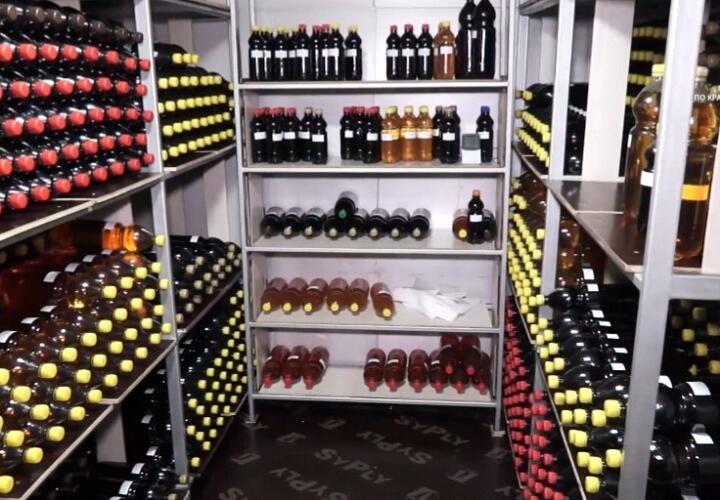 У жителя Сочи дома изъяли более 40 тонн нелегального алкоголя