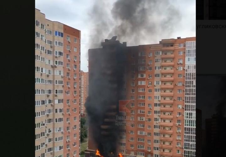 В Краснодаре на Восточно-Кругликовской  улице горит высотка