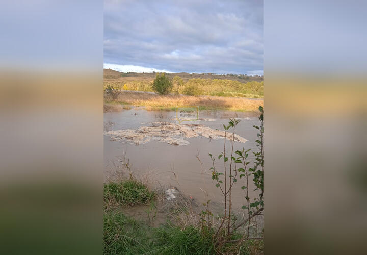 Берег, который смыло в Успенском районе Кубани, укреплять не торопятся