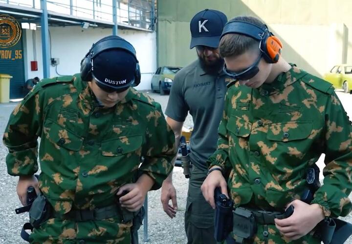 Глава Чечни отправляет несовершеннолетних детей в зону СВО