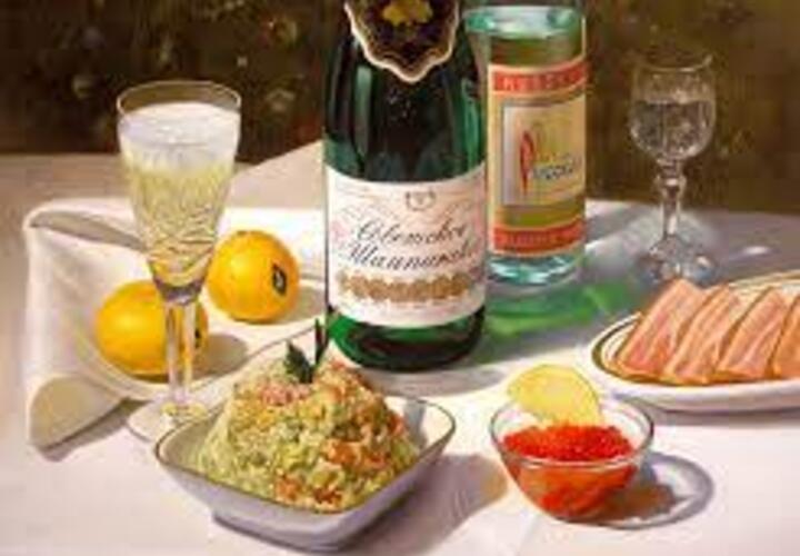 Россияне встретят Новый год по-патриотичному - с водкой и советским шампанским