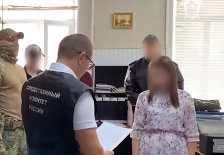 В Абинском районе Кубани инспектор полиции торговала загранпаспортами