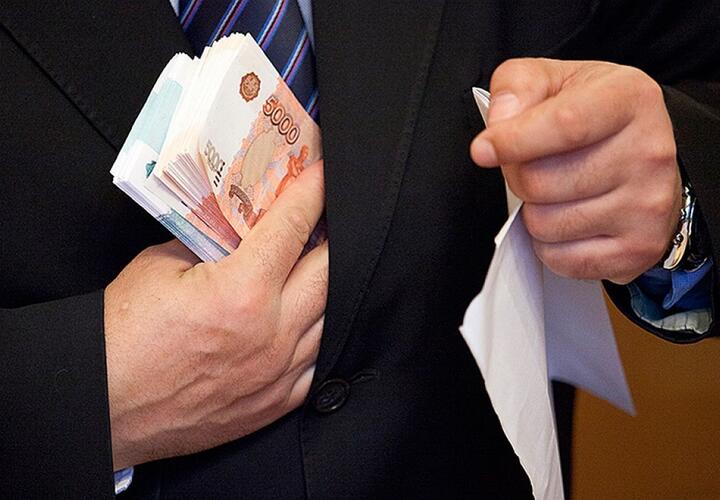 В Краснодаре следователь СК на взятках «заработал» более 30 млн рублей