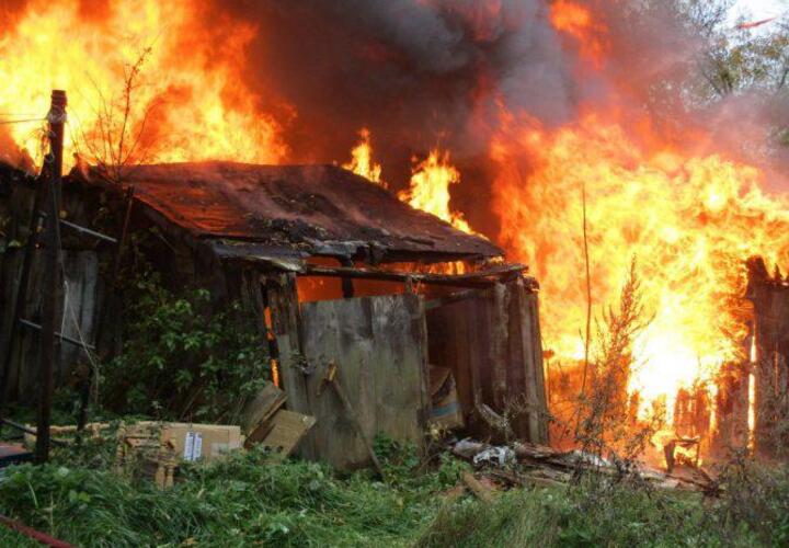 В Краснодарском крае мужчина после семейной ссоры сжег дом 