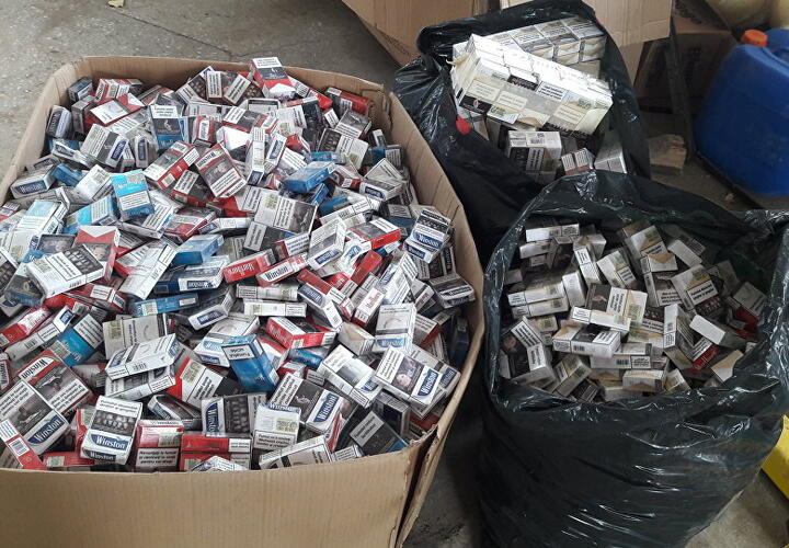 Контрабандисты из Абхазии прятали сигареты в панелях ж/д вагонов