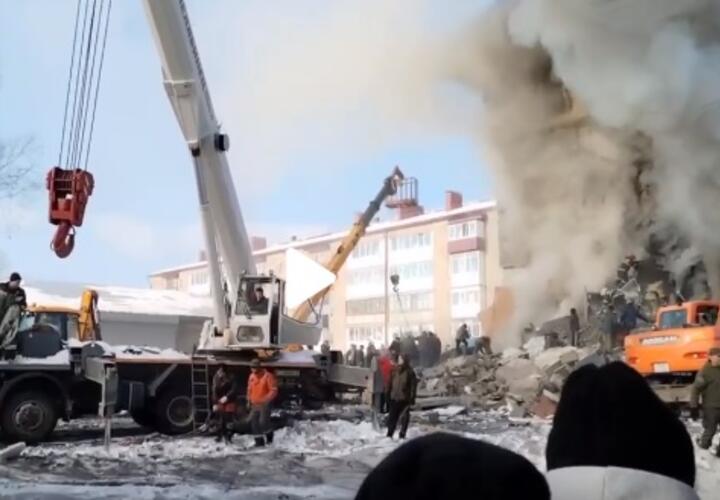 Момент взрыва газа в жилом доме попал на видео