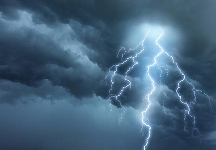 На Кубани объявлено сразу три штормовых предупреждения
