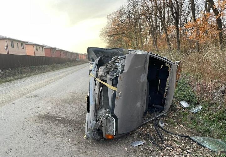Под Краснодаром 16-летний водитель опрокинул «ВАЗ» 