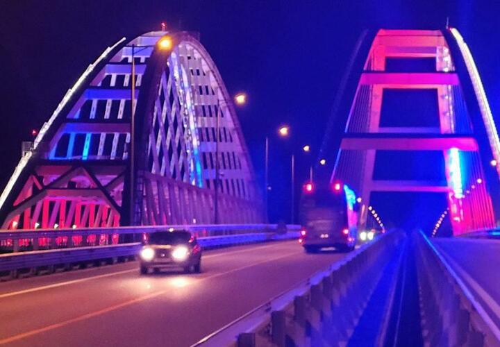 Стало известно, когда запустят движение по обеим полосам Крымского моста